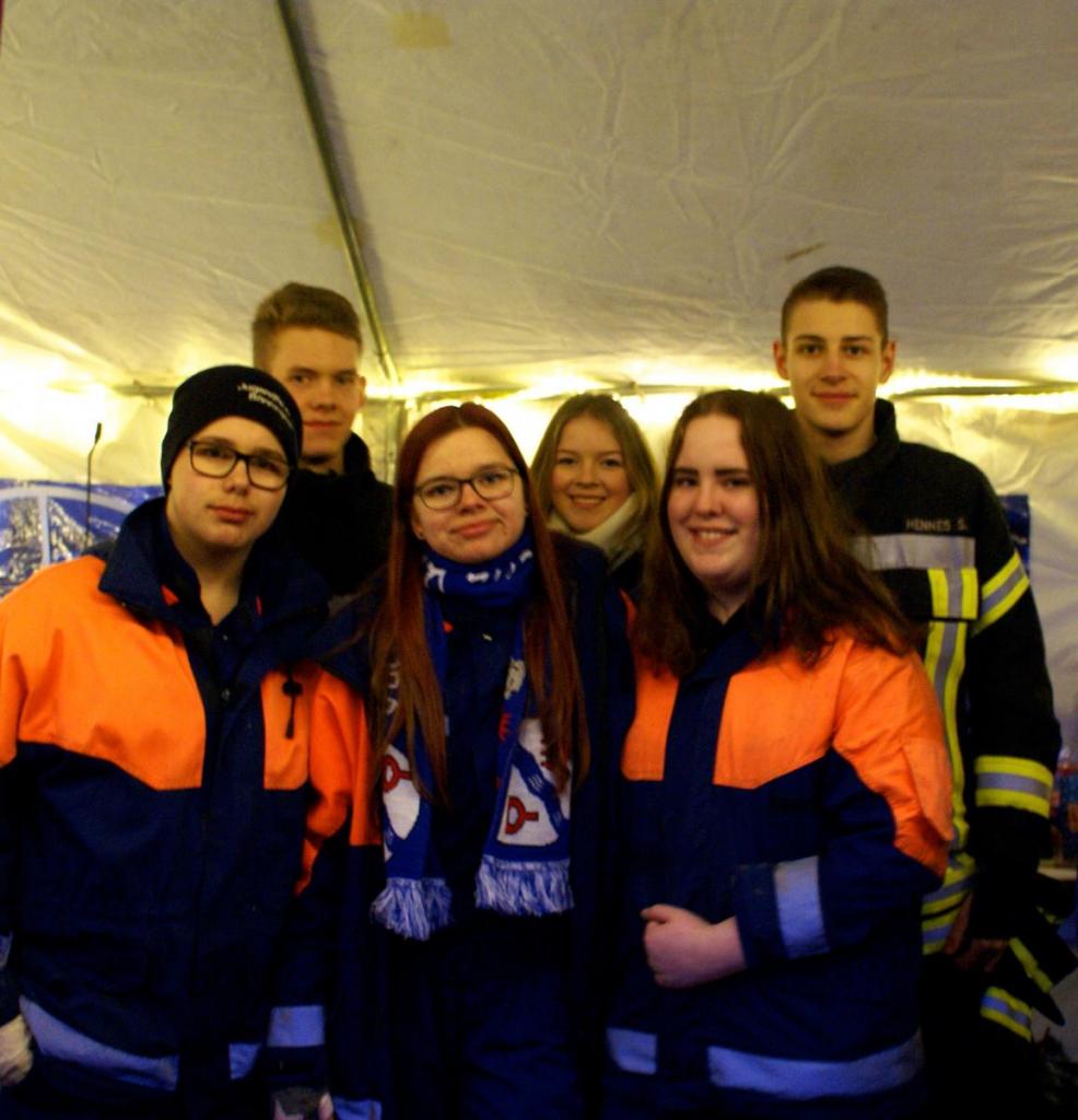 Die Jugendfeuerwehr kümmerte sich umd as leibliche Wohl