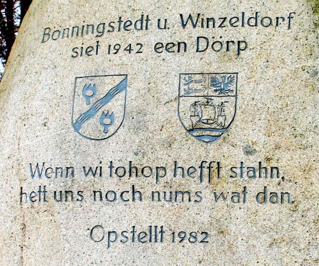 Nach 1983 zieren die Wappen von Bönningstedt und Seaford den Stein Foto: Heimatverein Bönningstedt