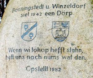 Nach 1983 zieren die Wappen von Bönningstedt und Seaford den Stein Foto: Heimatverein Bönningstedt