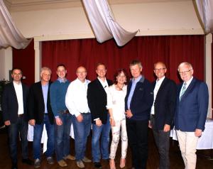 Gestalteten den Abend (v.l.): Thomas Krohn und Matthias Guckel (CDU), Valentin Langwieler und Kay Löhr (FDP), Veranstalter Oliver Schulz, Katja Langefeld und Norbert Schadendorf (PfH) sowie Henning Jacob und Bernhard Brummund (SPD)