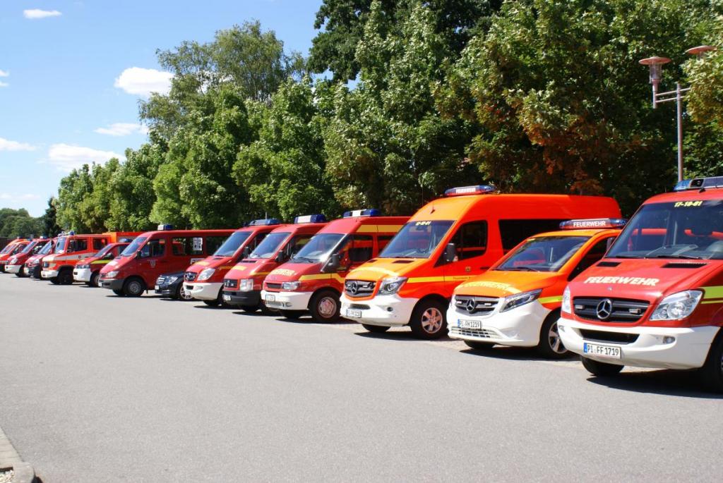 Wer hat das schönste Feuerwehrauto? Die Teilnehmer waren aus dem ganzen Kreis Pinneberg angereist