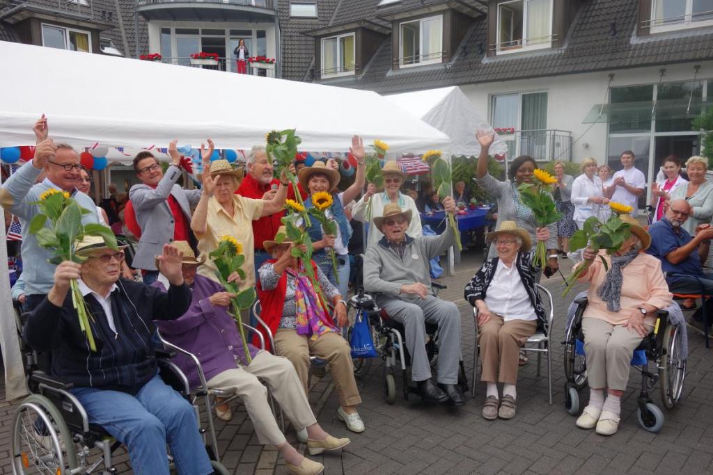 Fröhliche Stimmung während des Sommerfestes