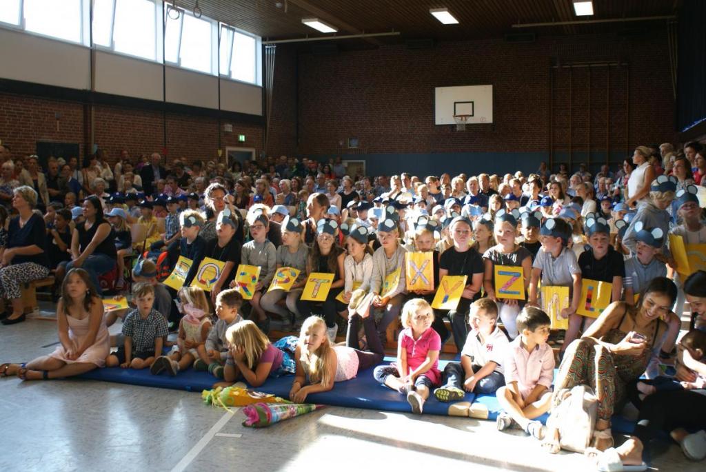 Ein großer Tag für die neuen Erstklässler und ihre Familien