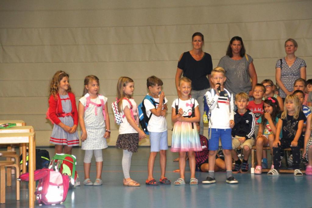 Vor so vielen Menschen ins Mikro zu sprechen ist mutig – toll!