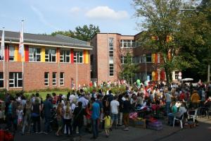 Am letzten Festwochenende findet der große Eulenmarkt mit Flohmarkt in der Straße Am Freibad und rund ums Rathaus statt.