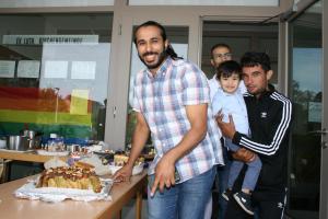 Hafez hatte „Makloüba“, einen syrischen Reiskuchen mit Auberginen, Hackfleisch, Nüssen und Gewürzen mitgebracht.