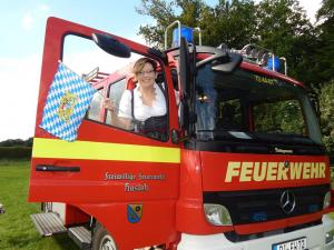 Vorsitzende Svenja Spiegel freut sich schon auf einen zünftigen Abend mit ihren Musikerkollegen und zahlreichen Gästen. Foto: Musikzug FF Hasloh