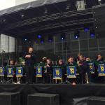 Der Musikzug Hasloh mit seinem Dirigenten Mathias Jerschnek.