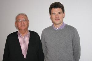 Dr. Eckhard Johannes (links) freute sich über den Informativen Vortrag von Stefan Klahn.