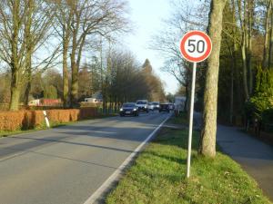 Auf der Rugenbergener Straße ist Tempo 50 erlaubt